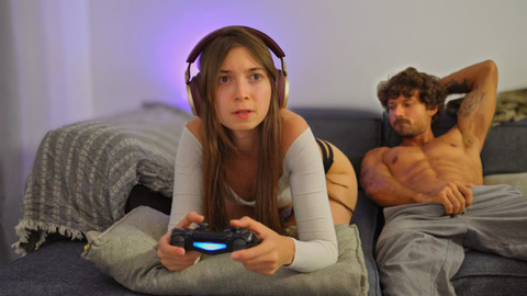 Deep Throat F**k While Gaming: Hard Cock🌭 In My Mouth