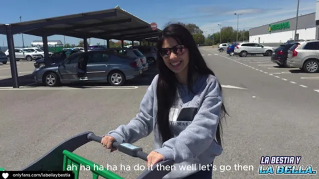 @#Stranger Anal👌 Sex in His Rich Car: Supermarket Amateur