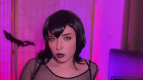 Hot Stepsis Engages In激烈的Facial Cosplay淫乱 Hotel Transylvania Action