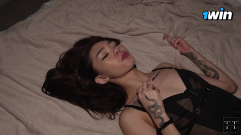 Hot night sex with a horny Asian girl