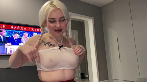Stepsister trades blow jobs for anal👌 creampie as dirty thank you
