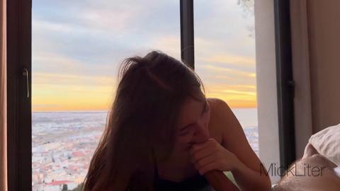 Up-close-and-personal pretendin' dude gets deep-throat'd by supposed girlfriend