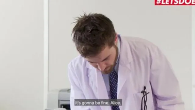 Alice Alxx - College Girl Threeway With Teacher And Big Dick🌭 Doctor