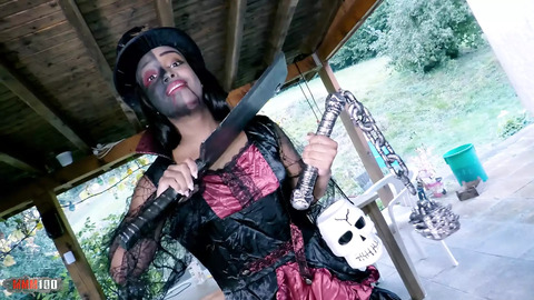 Spooky Sex Frenzy with Curvy Colombian Superstar Paris's Juicy Treats
