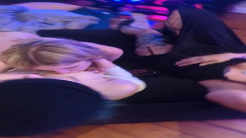 ??? House Gathering Leads to Hot Lesbian Fun! ????